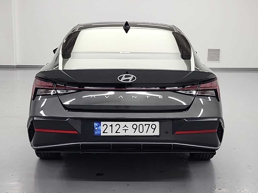 HYUNDAI Avante - Vista 3
