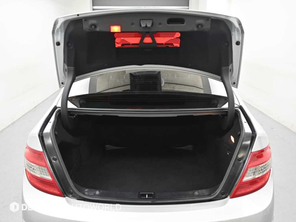 Mercedes Benz C Class 2010 Gris - Importación desde Corea - HF Imports Iquique - Foto 19