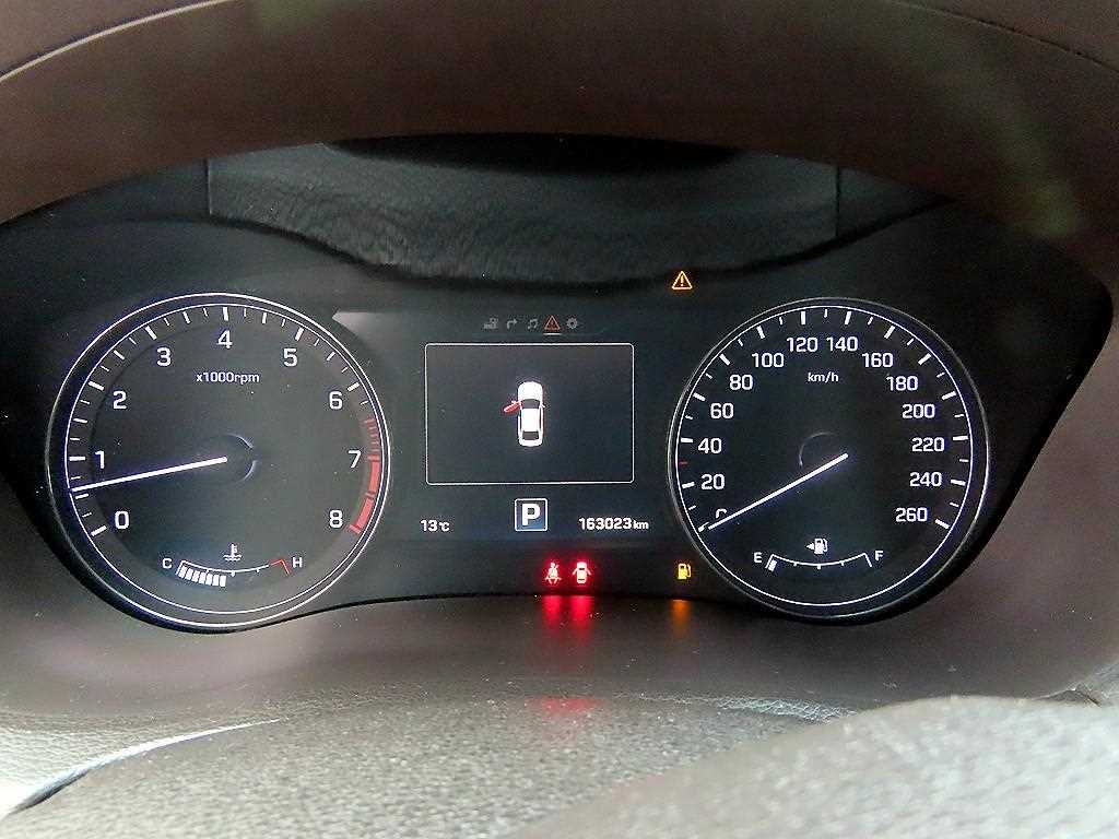 HYUNDAI Genesis - Vista 9