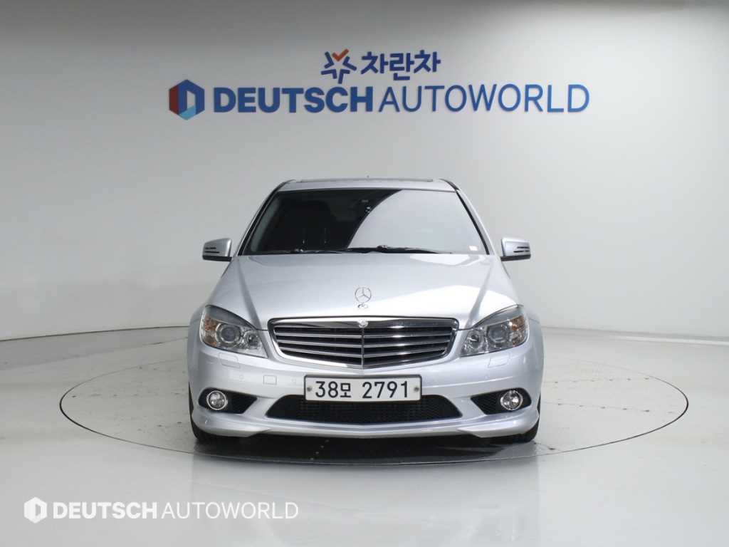 Mercedes Benz C Class - Vista 3