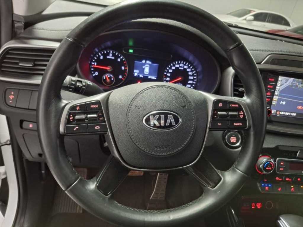 KIA Sorento - Vista 9