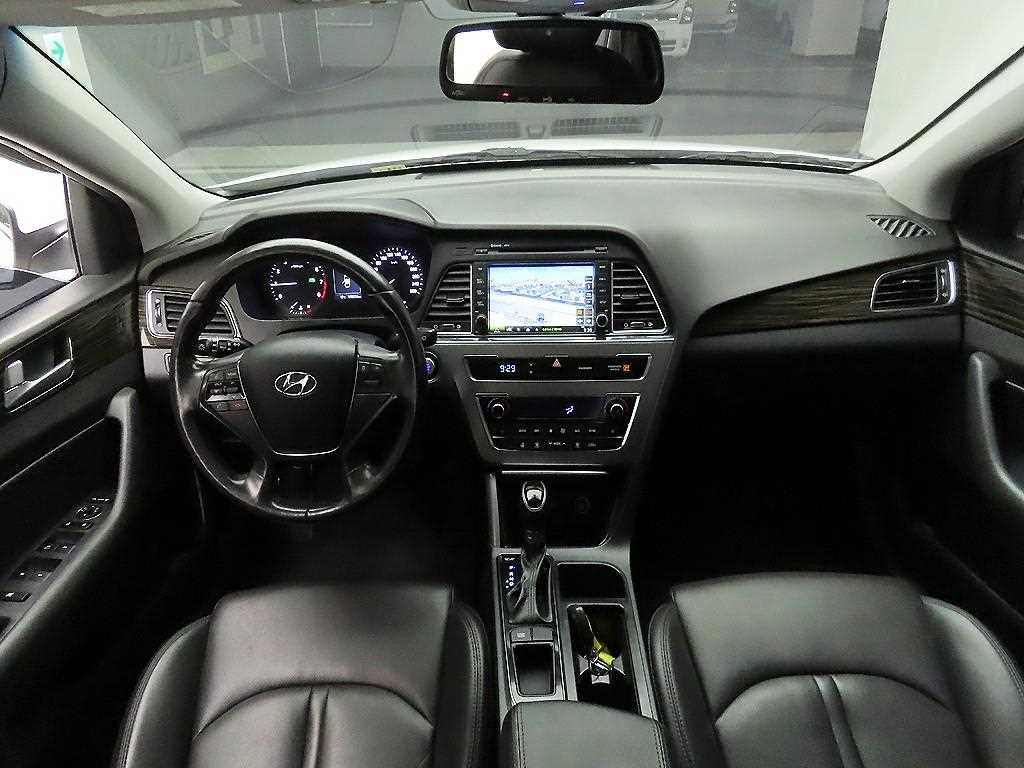 HYUNDAI Sonata - Vista 8