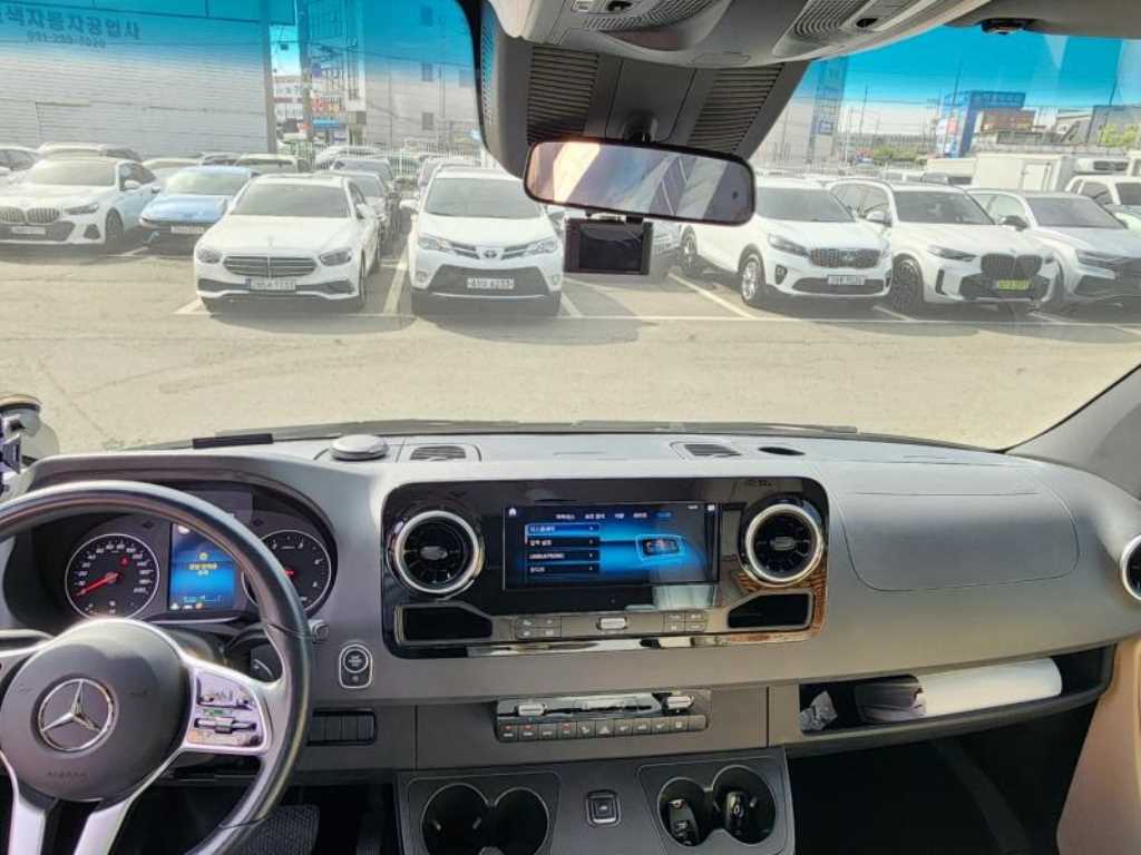 Mercedes Benz Sprinter - Vista 4
