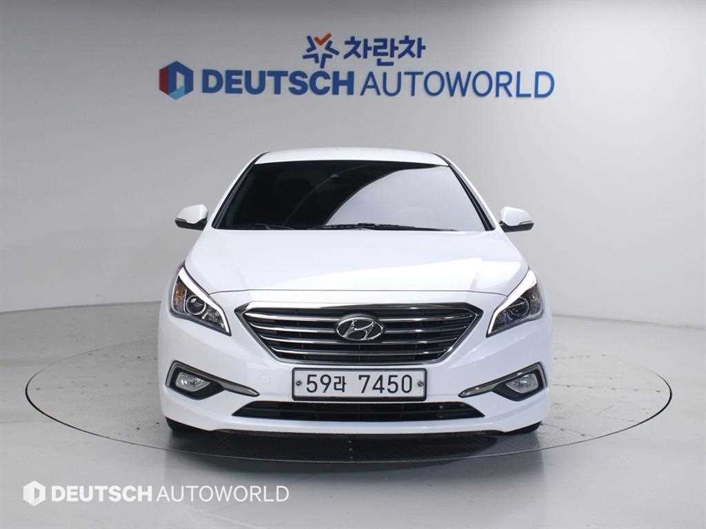HYUNDAI Sonata - Vista 3
