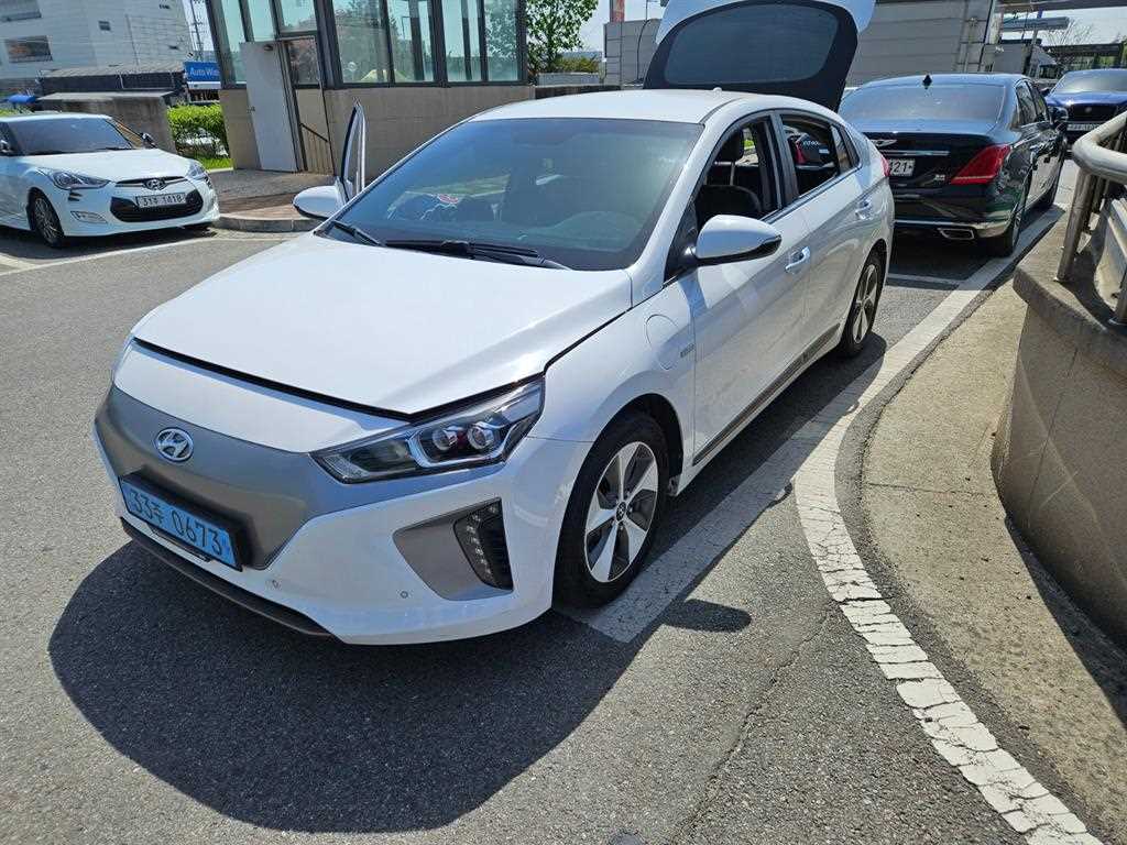 HYUNDAI Ioniq - Vista 3