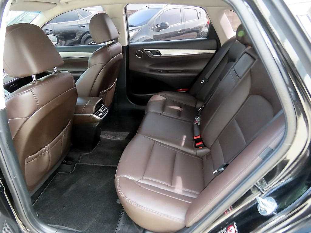 HYUNDAI Grandeur - Vista 6