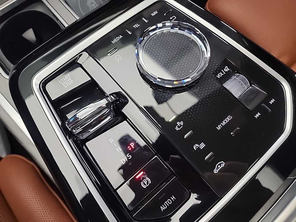 BMW 7 Series - Vista 8