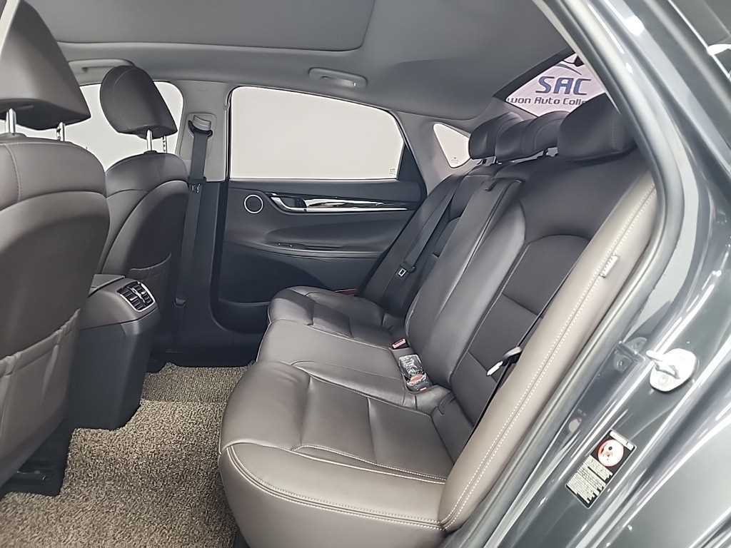 HYUNDAI Grandeur - Vista 12