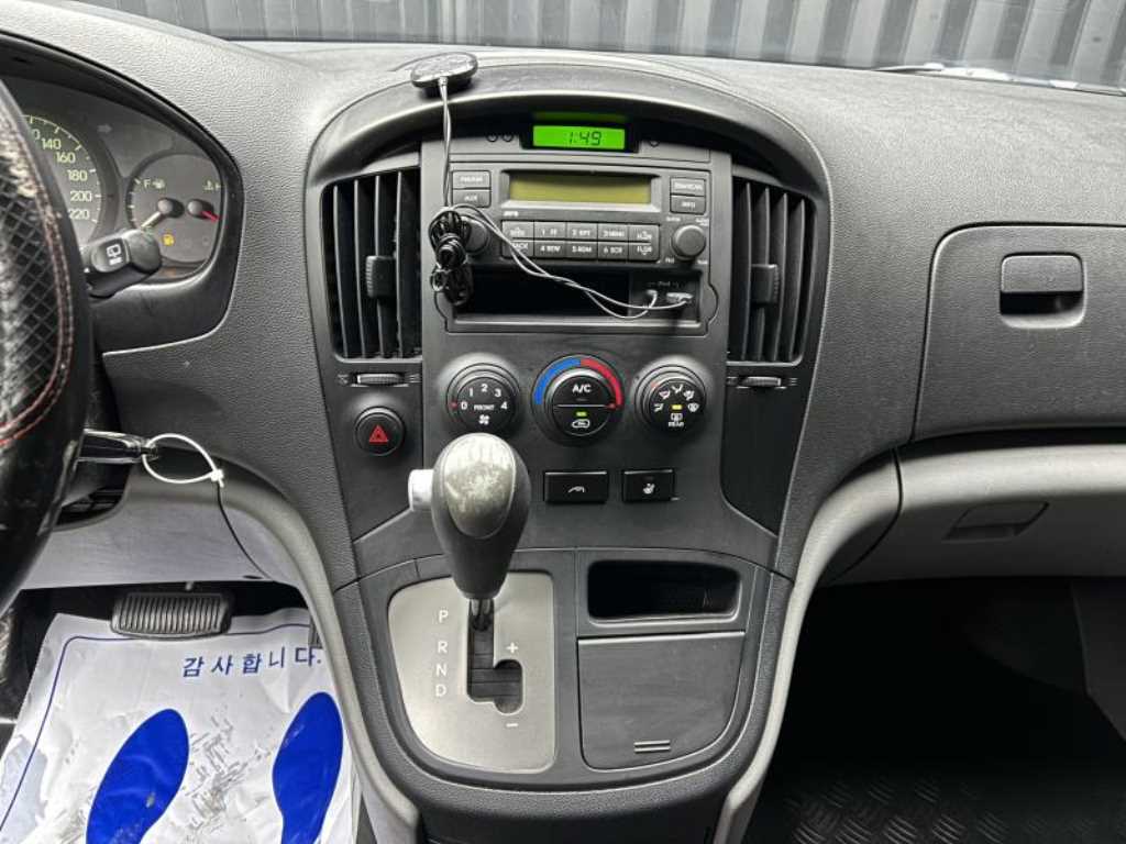 HYUNDAI Starex - Vista 9