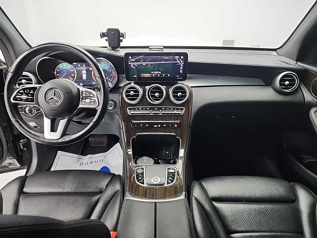 Mercedes Benz GLC Class - Vista 7