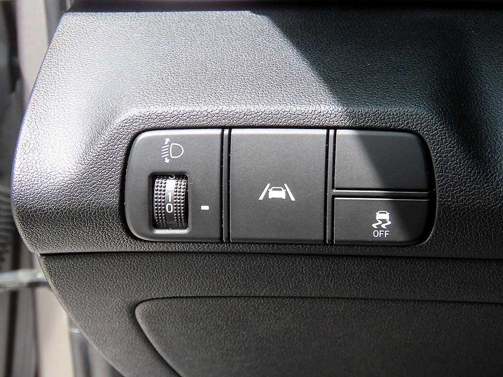 HYUNDAI Avante - Vista 12