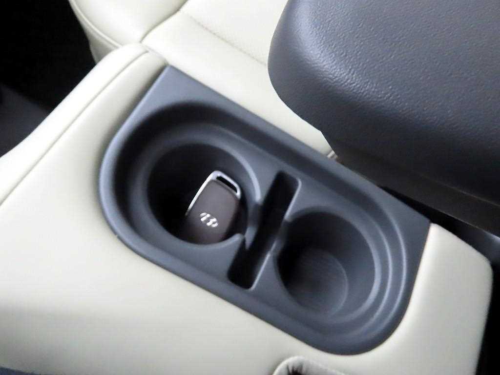 HYUNDAI Casper - Vista 10
