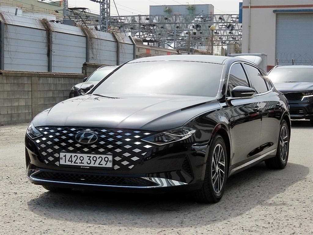 HYUNDAI Grandeur - Vista 2