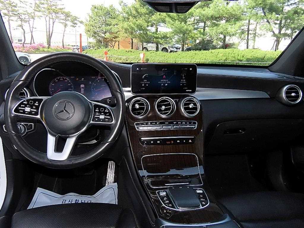 Mercedes Benz GLC Class - Vista 7