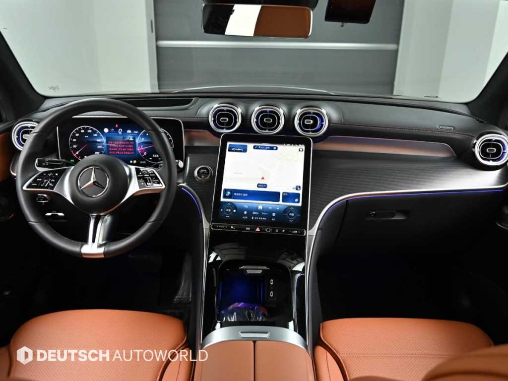 Mercedes Benz GLC Class - Vista 7