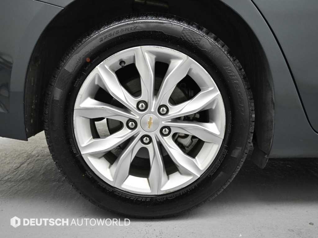 Chevrolet Malibu - Vista 5