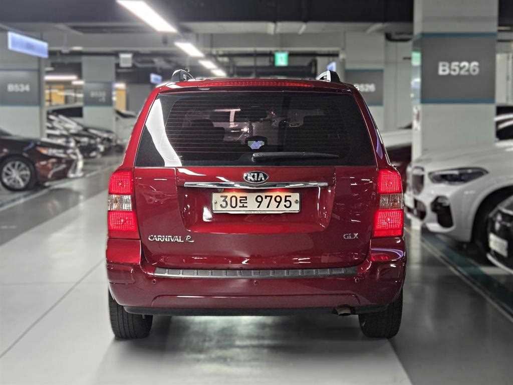 KIA Carnival - Vista 4
