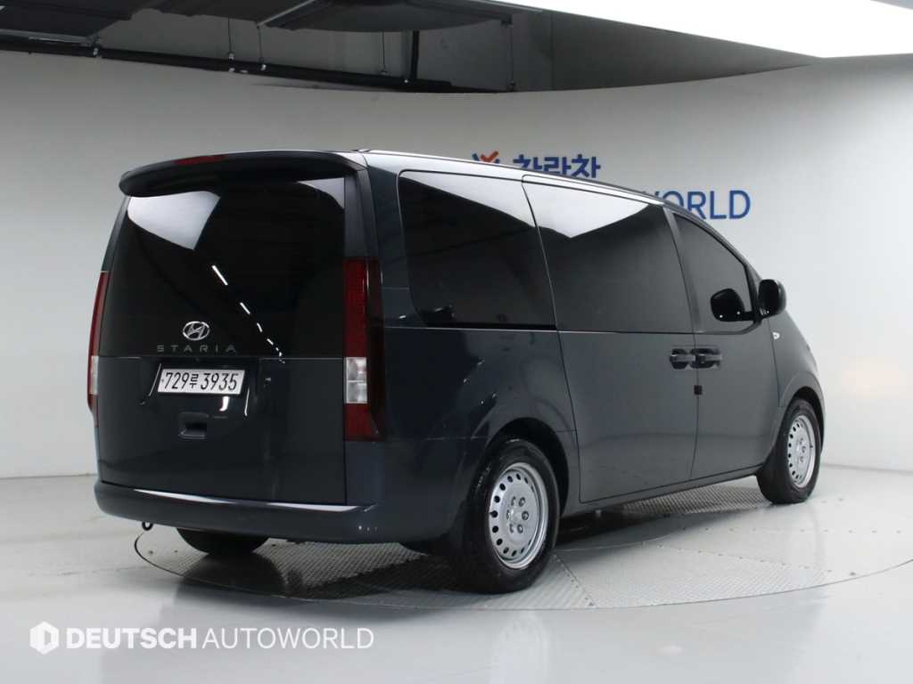 HYUNDAI Staria - Vista 2