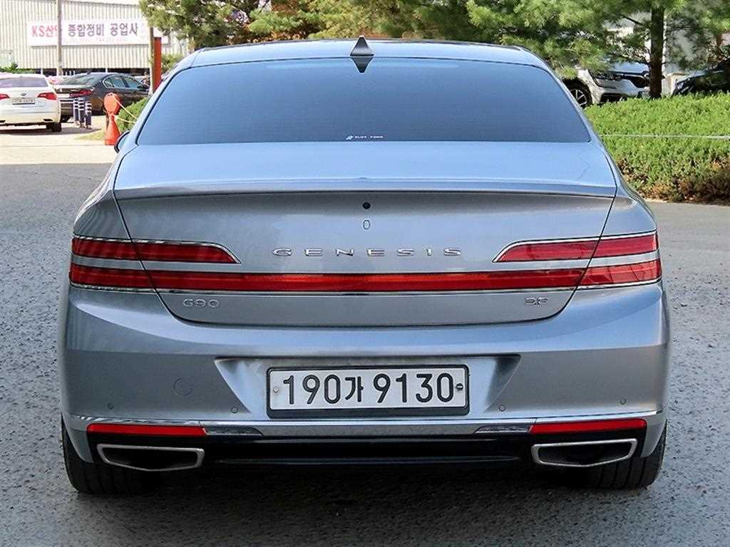 Genesis G90 - Vista 4