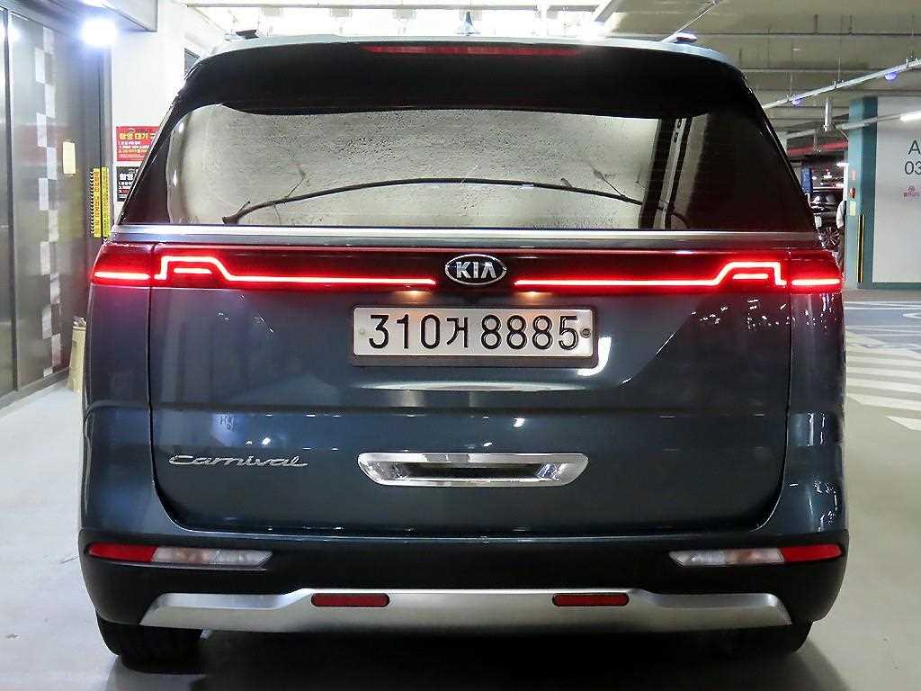 KIA Carnival - Vista 5