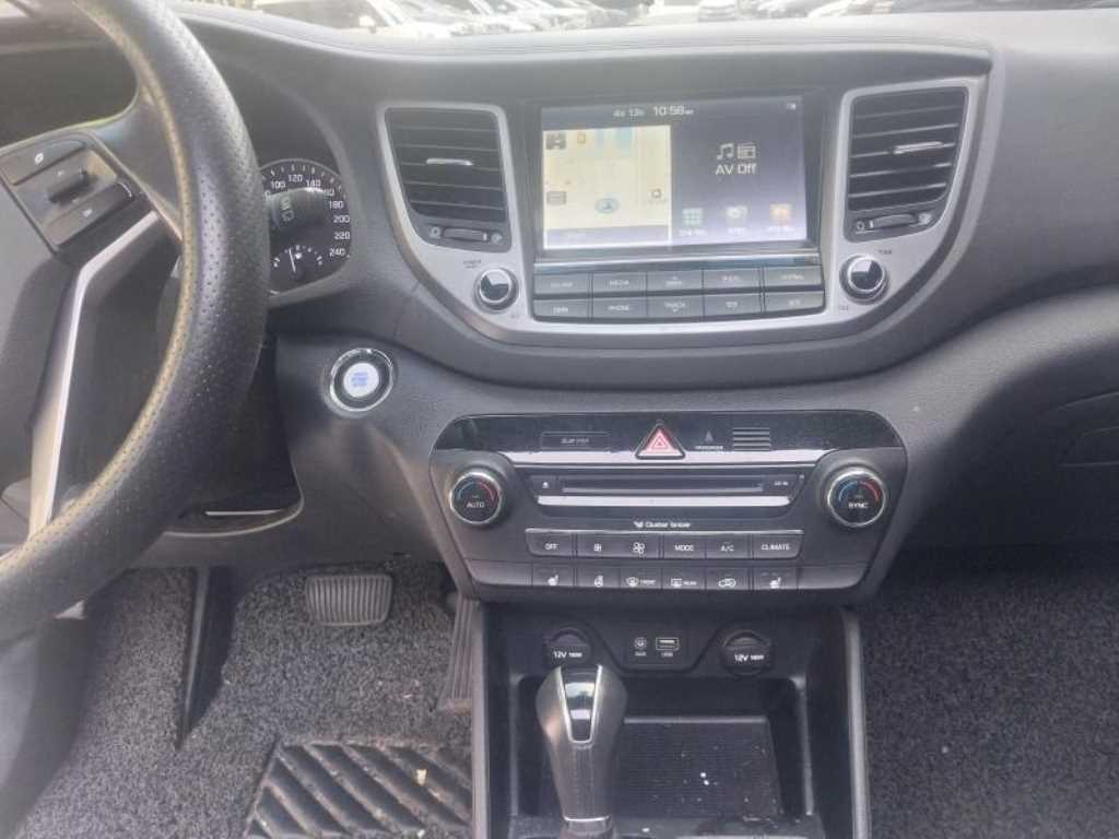 HYUNDAI Tucson - Vista 9