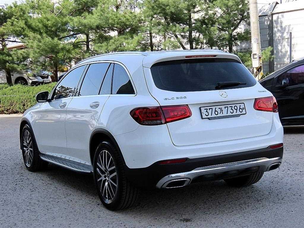 Mercedes Benz GLC Class - Vista 3