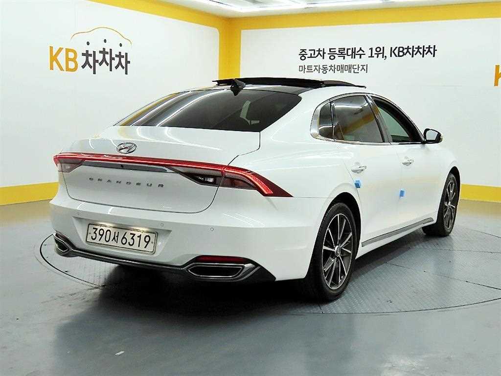 HYUNDAI Grandeur - Vista 4