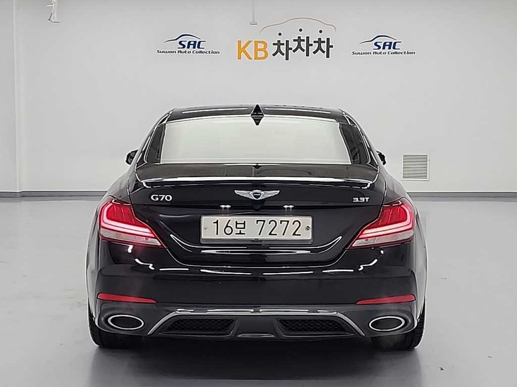 Genesis G70 - Vista 3