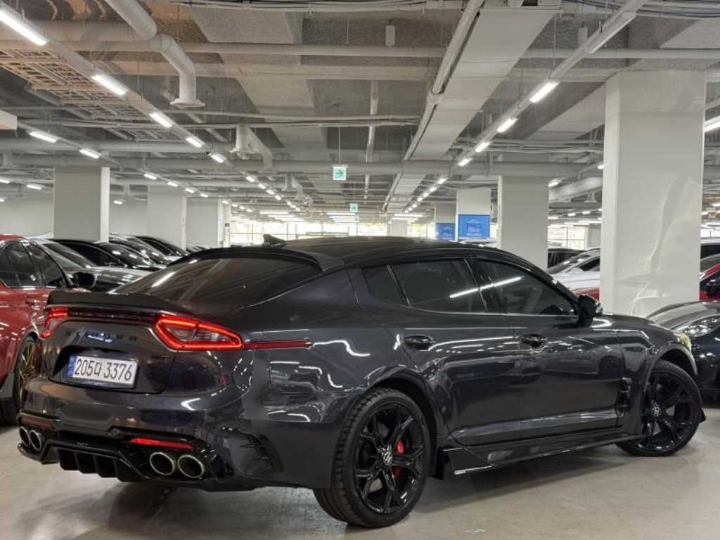 KIA Stinger - Vista 2