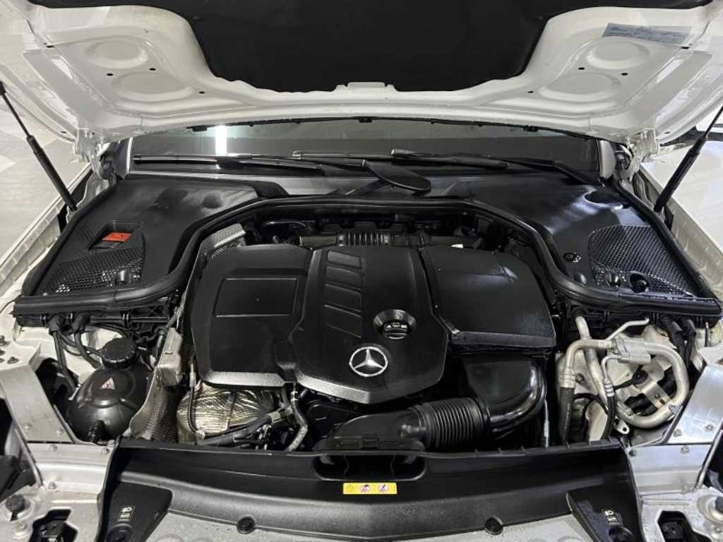 Mercedes Benz E class - Vista 6