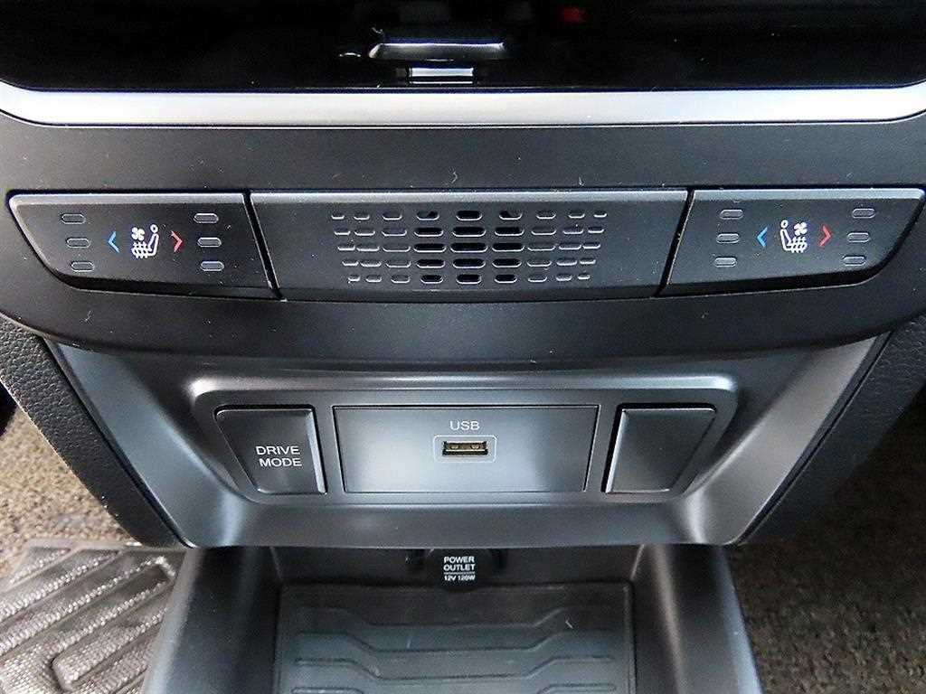 Ssangyong Tivoli 2024 Blanco - Importación desde Corea - HF Imports Iquique - Foto 13