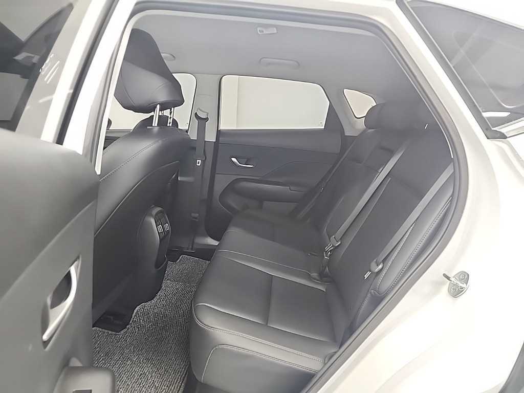 HYUNDAI Kona - Vista 12