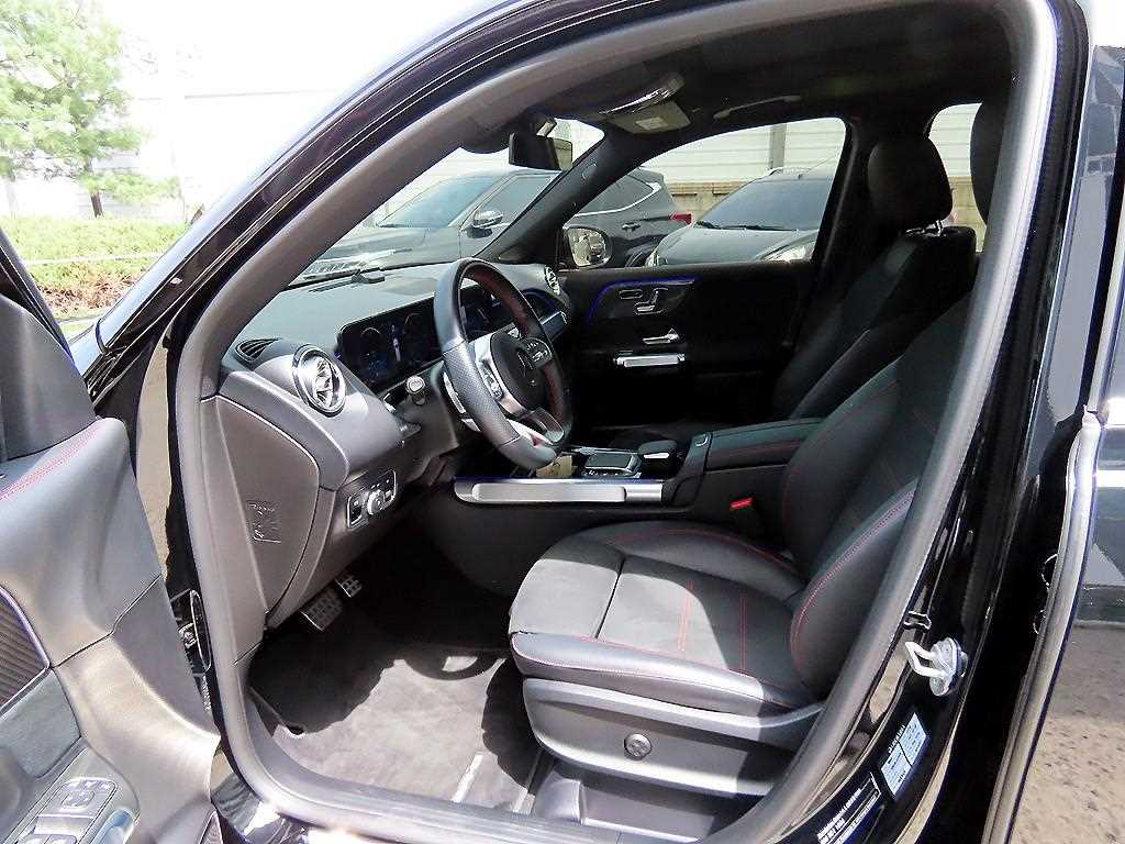 Mercedes Benz GLB Class - Vista 5