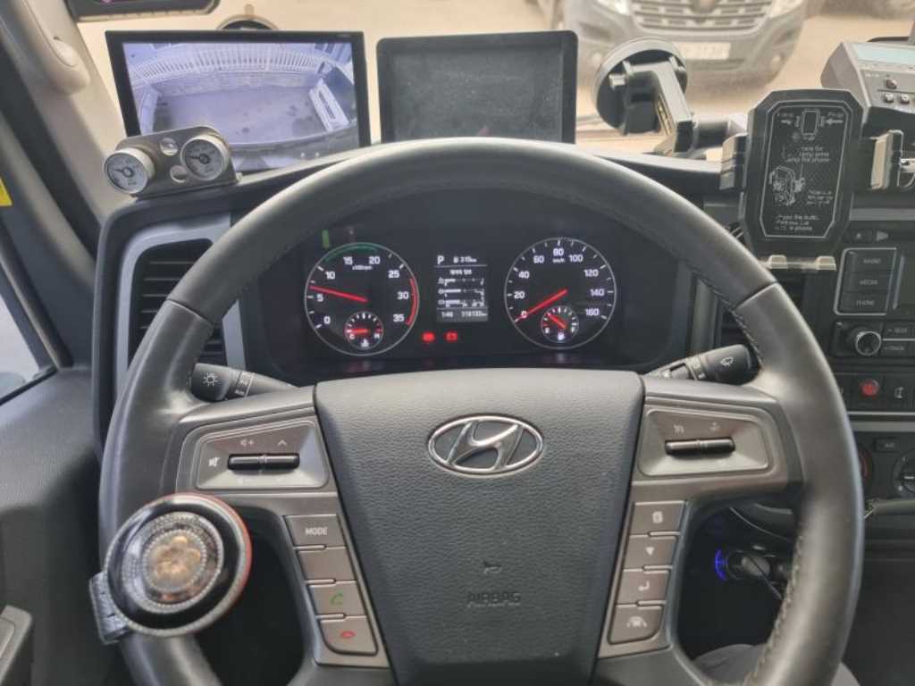 medium and large cargo truck - Vista 8