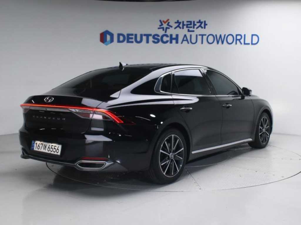 HYUNDAI Grandeur - Vista 2