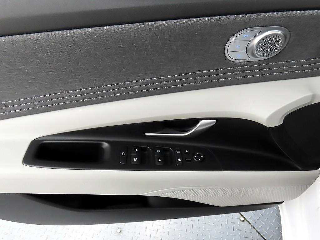 HYUNDAI Avante - Vista 11