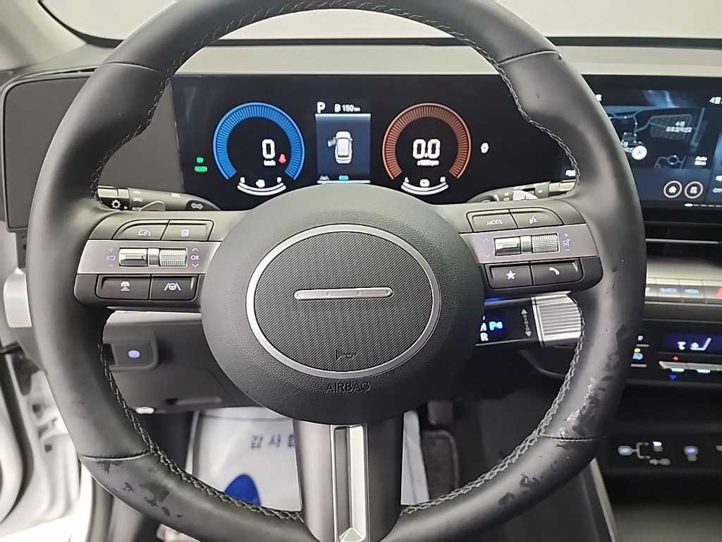 HYUNDAI Kona - Vista 9
