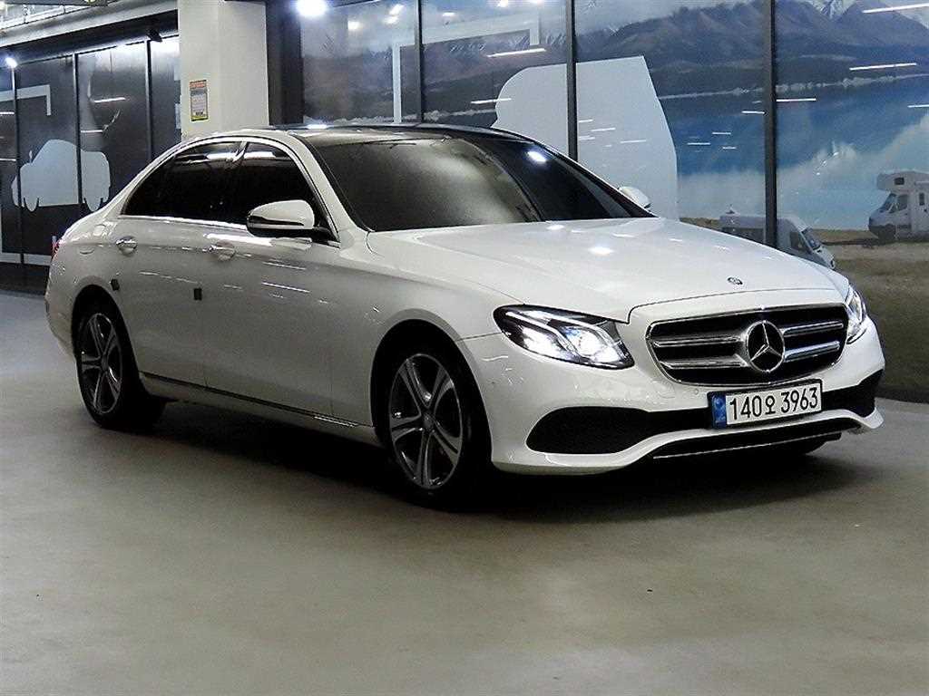 Mercedes Benz E class - Vista 2