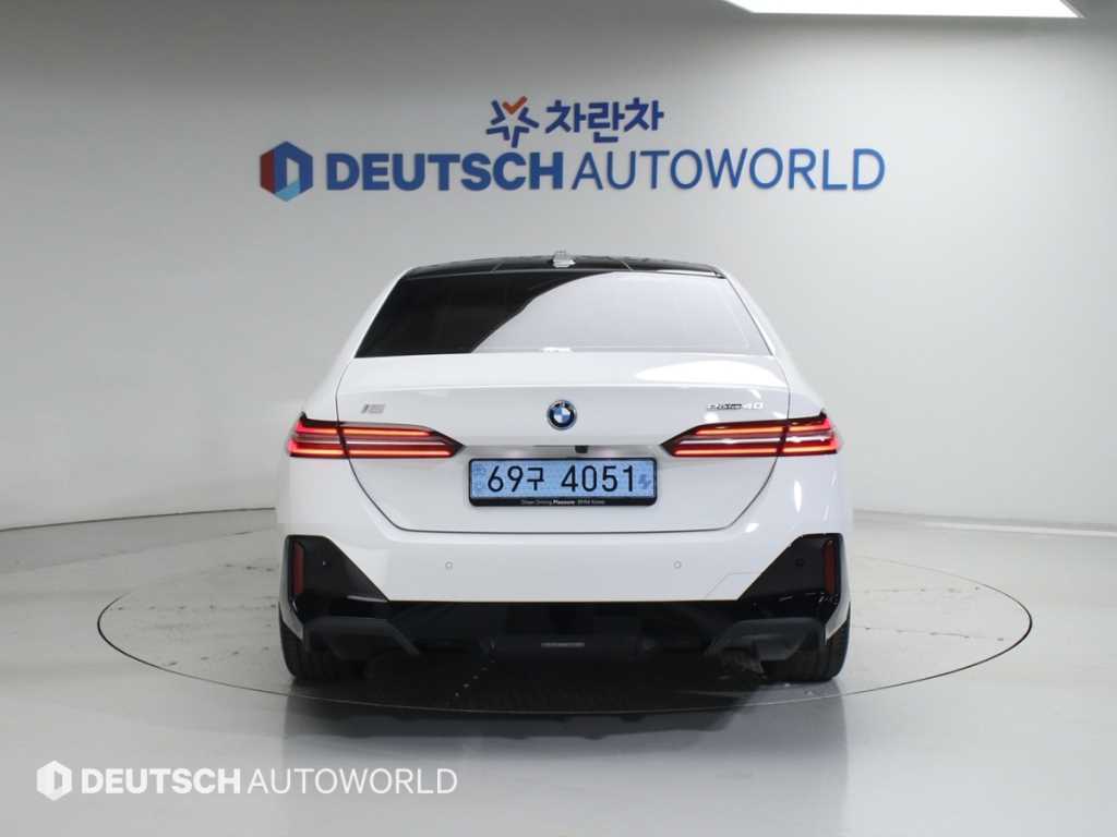 BMW i5 - Vista 4