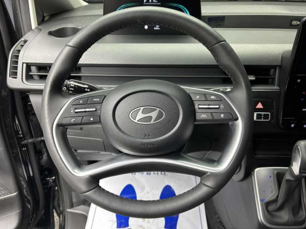 HYUNDAI Staria - Vista 11