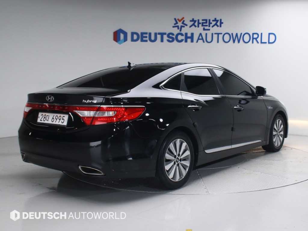 HYUNDAI Grandeur - Vista 2