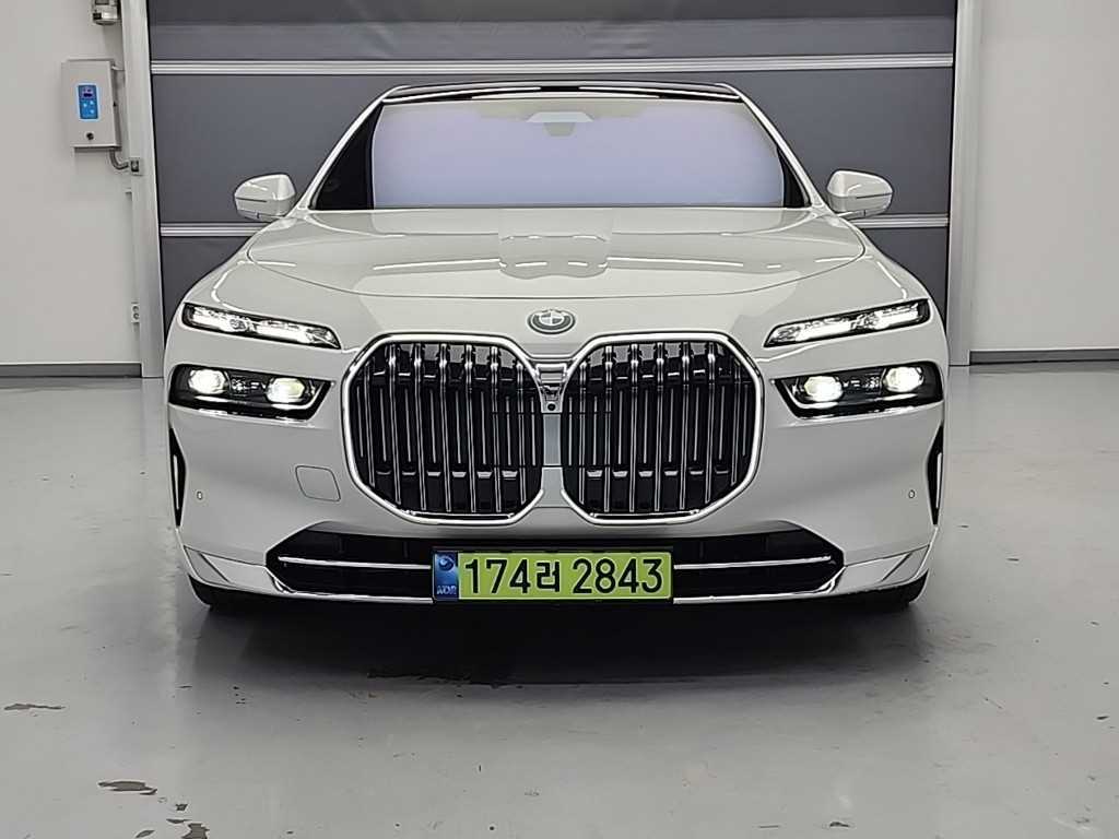 BMW 7 Series 2025 Blanco - Importación desde Corea - HF Imports Iquique - Foto 1