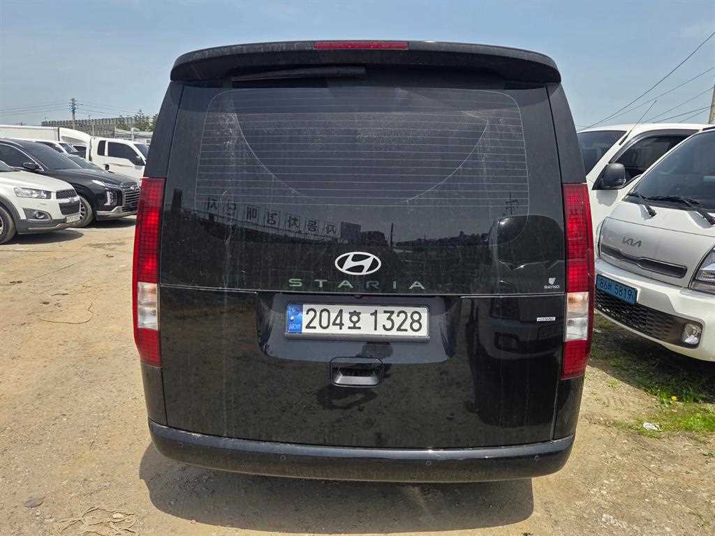 HYUNDAI Staria - Vista 5