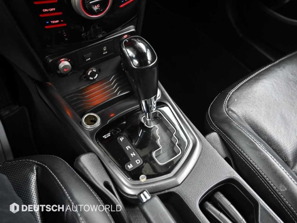 Ssangyong Tivoli - Vista 9
