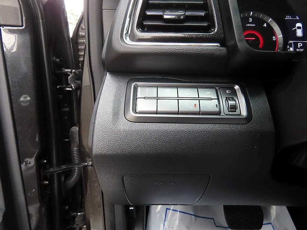 Ssangyong Tivoli - Vista 12