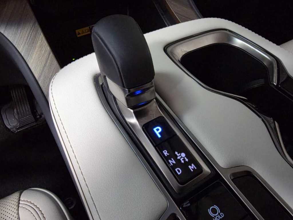 Lexus LM - Vista 12