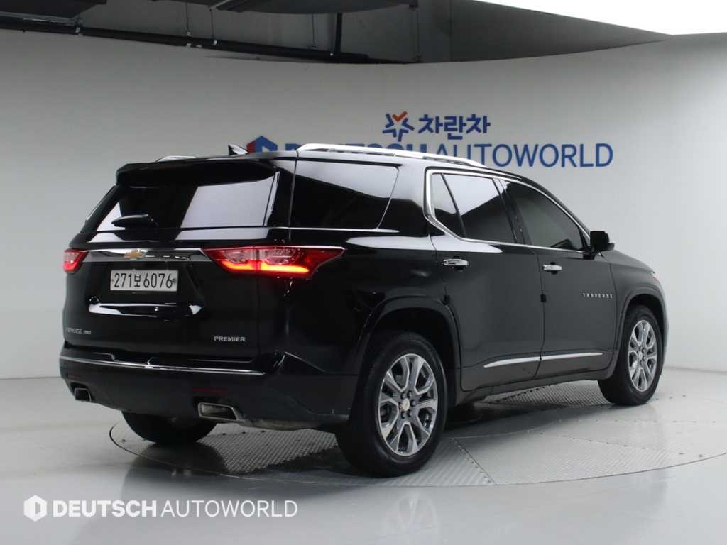 Chevrolet Travers - Vista 2
