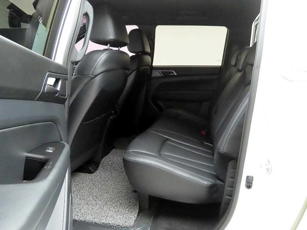 Ssangyong Rexton - Vista 12
