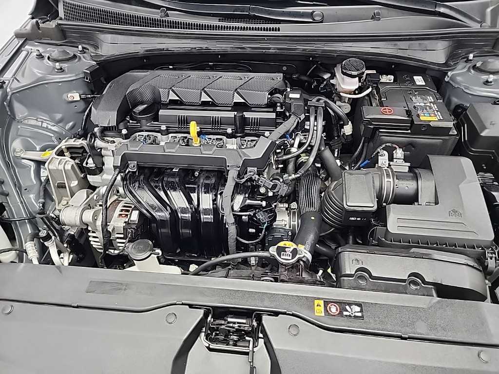 HYUNDAI Avante - Vista 5