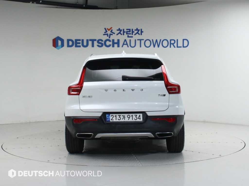 Volvo XC40 - Vista 4